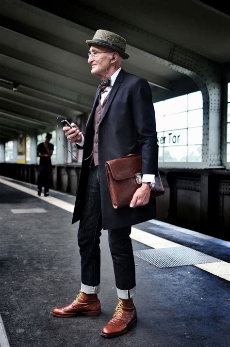 70 Year Old More Well Dressed Than Many Youngers Everythingwithatwist