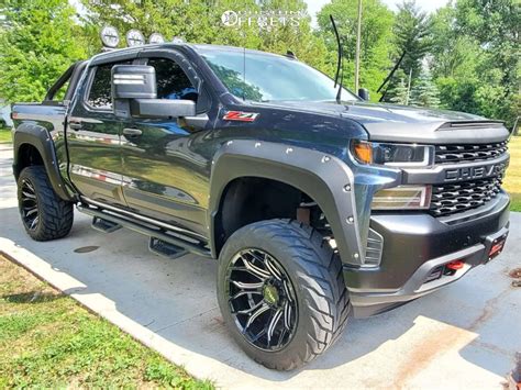 2019 Chevrolet Silverado 1500 With 22x12 44 Weld Off Road Gradient And