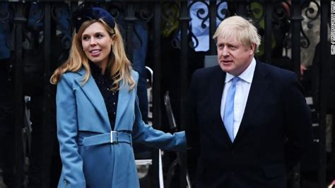 Johnson and symonds, a former conservative party communications chief, announced their engagement and that they were expecting a baby in february. Boris Johnson y Carrie Symonds reciben a su primer bebé en ...