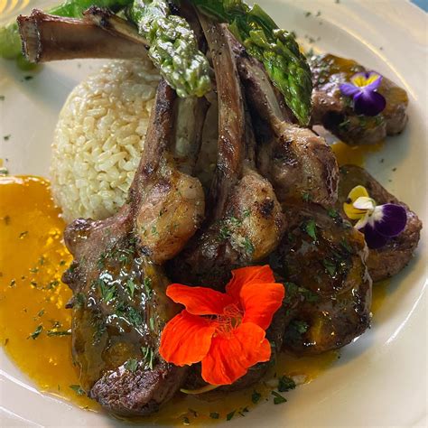 Seaside-Restaurant-Best-Restaurants-in-Hilo - Gamintraveler