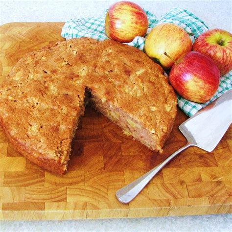 Apple Cake I Recipe
