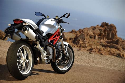 Monster 1100 evo parts to put on shelf. ducati monster 1100 evo | GALERIKU