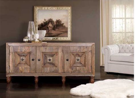 Mueble buffet de puertas y cajones realizado a mano, de forma artesanal en madera maciza de mindi (madera de origen tropical similar a la teca, y que destaca por su dureza y por ser utilizada tradicionalmente para la fabricación de mobiliario de hogar) y en color teka. Aparador Colonial Puertas Madera Maciza - Original House