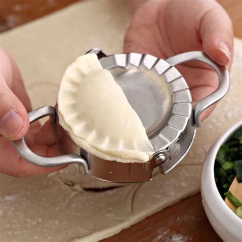 Stainless Steel Dumpling Maker Wraper Dough Cutter Pie Ravioli Dumpling