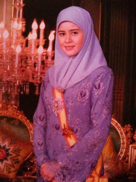 Warisan Raja And Permaisuri Melayu Pengiran Anak Sarahlambang Wanita