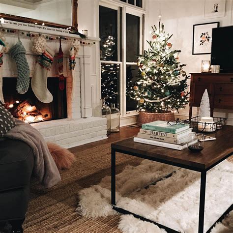 32 Best Christmas Living Room Decor Ideas And Designs For 2020