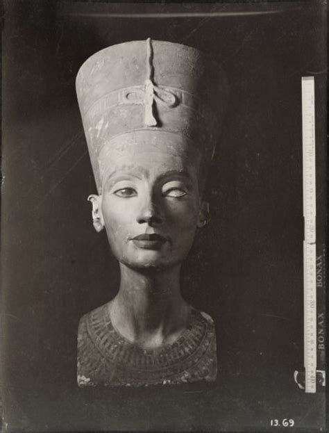 One Of The First Photos Of The Nefertiti Bust Amarna 1912 Ancient Egypt History Nefertiti