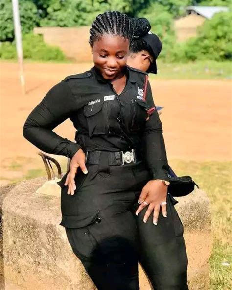 Beautiful Ghanian Police Woman Sparks The Internet Celebrities Nigeria