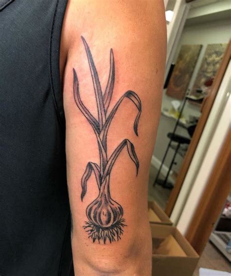 30 Pretty Garlic Tattoos To Inspire You Style Vp Page 19