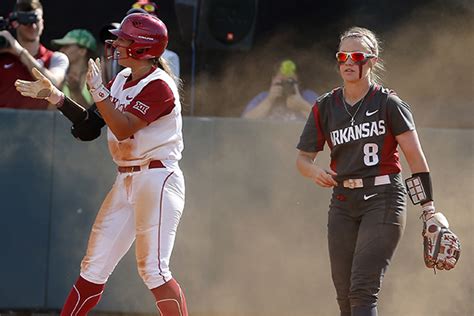 Wholehogsports Oklahoma Lineup Smothers Arkansas Pitcher In Super