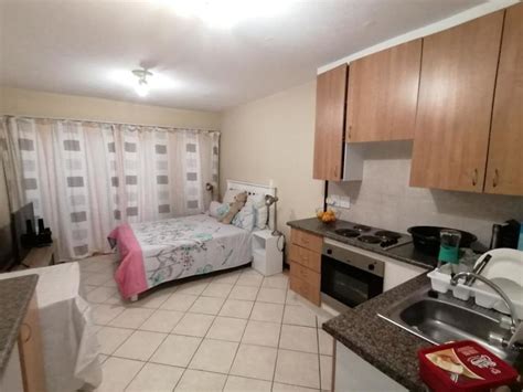 Lovely room to rent in friendly flat situated within nice gated community in morden. 1 Bedroom Bachelor Flat To Rent in Noordwyk, Midrand ...