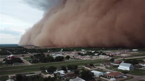Drone Captures Insanely Massive Dust Storm