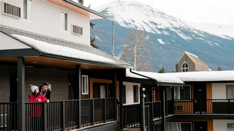 Five Stunning Mountains To Gaze At From The Mount Mount Robson Inn