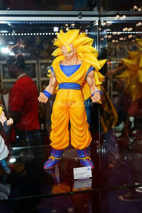Back again with another uniqlo ut impressions video. NYCC 2015 Bluefin - X Plus Gigantic Series Dragon Ball Z ...
