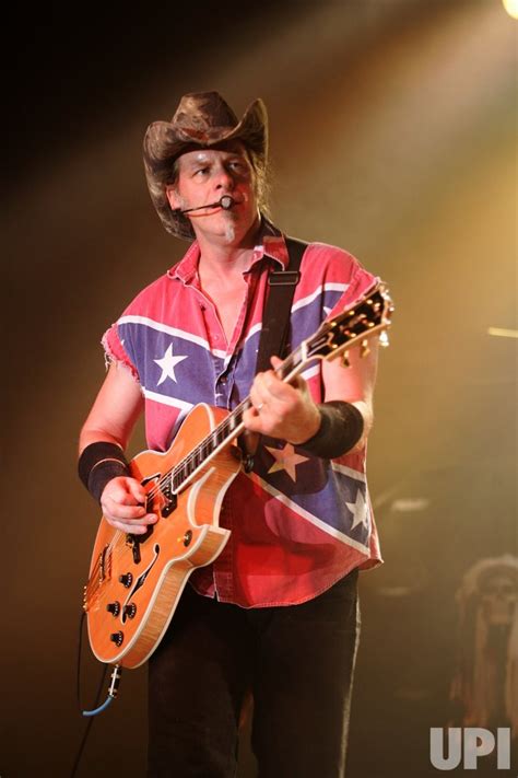 Photo Ted Nugent Performs In Concert Mia2006070709