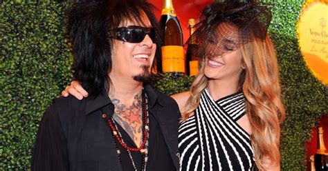 Chatter Busy Nikki Sixx Engaged Courtney Bingham