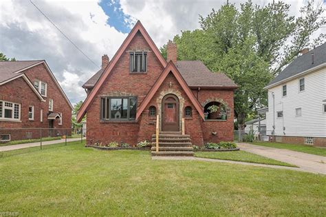 16929 Woodbury Ave Cleveland Oh 44135 Mls 4195274 Redfin