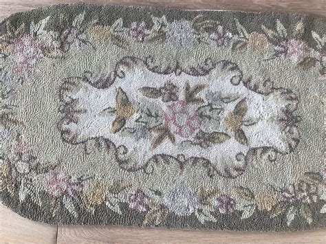 Vintage Hand Hooked Wool Rug 47 X 23 Floral Etsy