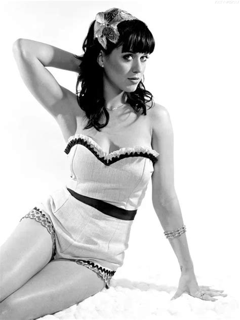 Katy Perry Hot Pinup Singer Music Bw Silk Poster Art Bedroom Decoration 1179 In Wall Stickers