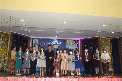 Graduation Sd Tarsisius Vireta Angkatan 23 Carving Achievements