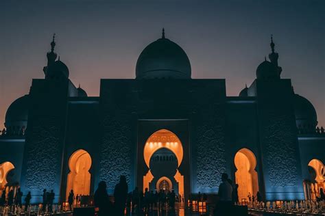 8 Peristiwa Penting Dan Bersejarah Di Bulan Ramadan Dari Lailatul