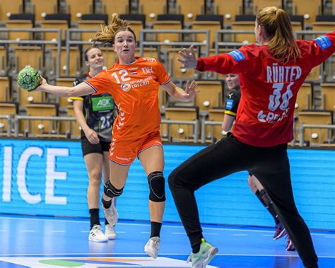 Die niederlande treffen bei der em in gruppe b auf dänemark, deutschland und portugal. Niederlande mit HBF-Septett bei Handball-Europameisterschaft
