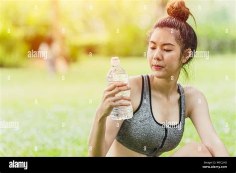 Athlete And Water Bottle Hi Res Stock Photography And Images Alamy