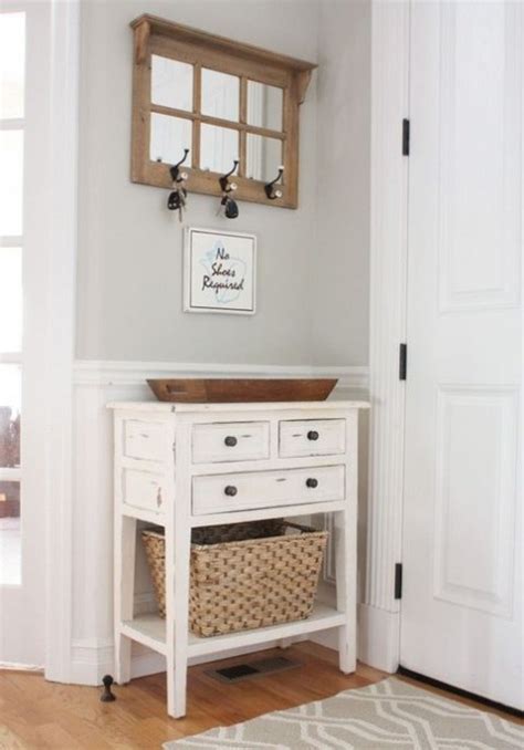 10 small, stylish entryway ideas for apartments. Small Mudroom And Entryway Decor Ideas | ComfyDwelling.com