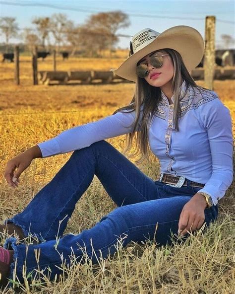 Stunning Women Rodeo Outfit Ideas Looks Like Cowgirl Worldoutfits
