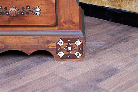 Po otestovaní služby si môžete zakúpiť jeden z. Anno 1700 Braun Antik TV Schrank - Alpenland Möbel
