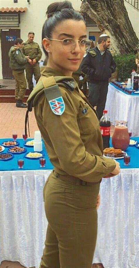 Pin By Thomas Montie On Hot Israeli Army Girls Idf 18 Military Women Army Women