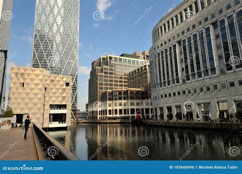 Modern Architecture In Canary Wharf London England With Amazing