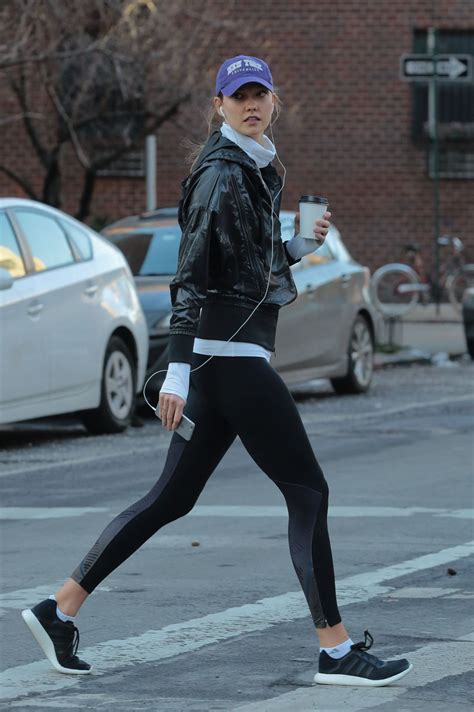 See more ideas about karlie kloss style, style, karlie kloss. Karlie Kloss Street Style - Out in NYC 2/2/2016