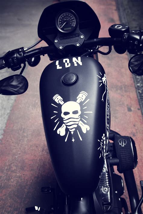 Custom hand painted motorcycle tank on Behance