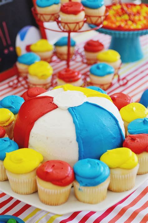 Come summers and most couples will go in for a beach themed wedding. Kara's Party Ideas Beach Ball themed birthday party via ...