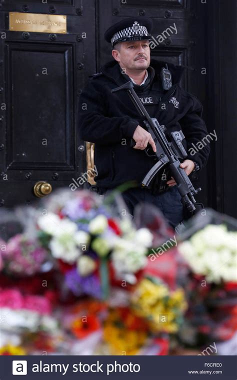 Gun Officer Hi Res Stock Photography And Images Alamy