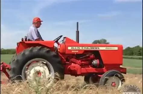 A Spectacular Collection Of Allis Chalmers Tractors Classic Tractor Fever Tv