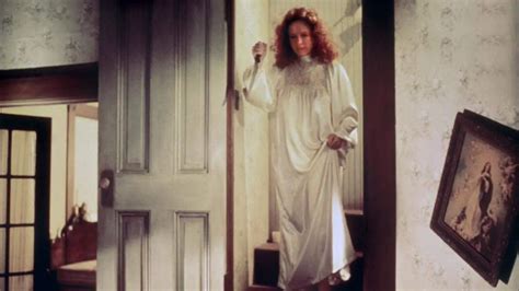 Noteworthy Performances In Horror Piper Laurie In Carrie Wicked Horror