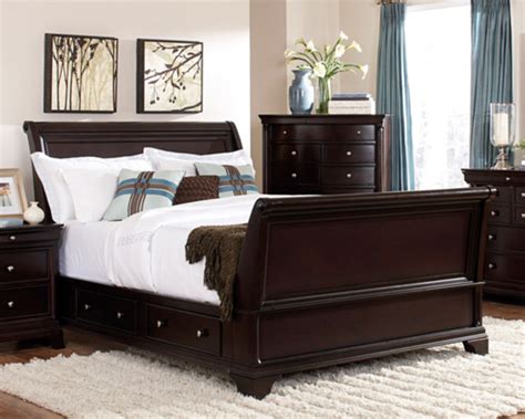 32 stunning master bedrooms with outdoor spaces. Decorating Ideas for a Sleigh Bed King | Walsall Home and ...