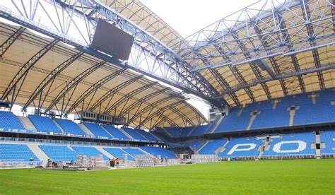 Poznaniu w wrocław şehir stadyumu , telaffuz stadjɔn mjɛjskʲi ), yaygın olarak adlandırılan. Lech Poznań stadion (historia, adres, pojemność, zdjęcia ...