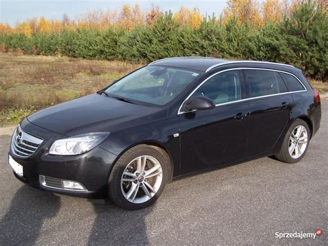 The opel insignia is a mid size/large family car engineered and produced by the german car manufacturer opel, currently in its second generation. Opel Insignia Kombi - Sprzedajemy.pl