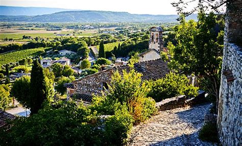 Joucas A Picturesque Village In Provence France