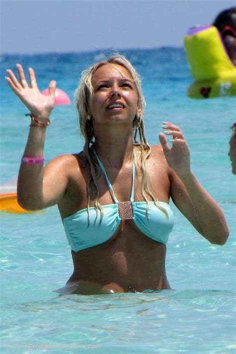 Sacha Parkinson Fully Naked At Largest Celebrities Archive