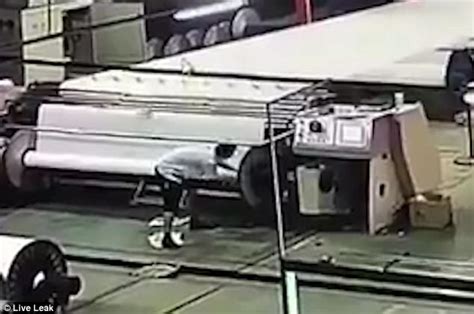 Chinese Paper Mill Worker Is Sucked Into The Press Daily Mail Online