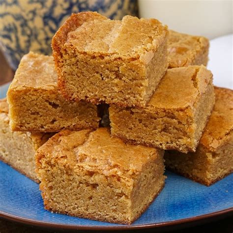 Best Homemade Blondies Recipe Easy And Simple 2023 Atonce