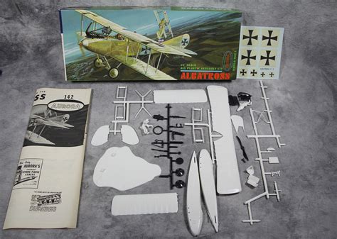 Value Of Vintage Wwi Albatross 14 Scale Plastic Airplane Model Kit Aurora 142 98 1963