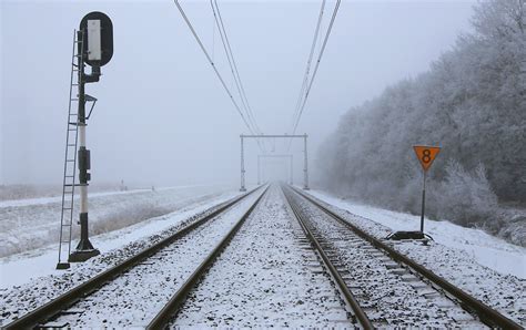 Fond Décran Hiver Neige Sneeuw Des Rails Chemin De Fer Piste