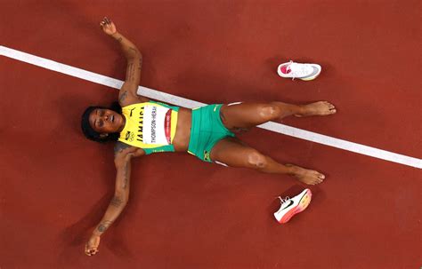 Elaine Thompson 200m Jamaicas Elaine Thompson Hera Successfully Defends Her Olympic 200m