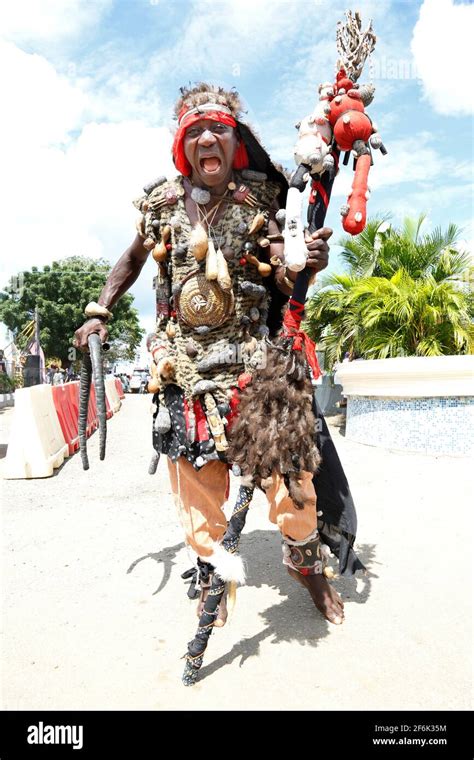 Yoruba Warrior Hi Res Stock Photography And Images Alamy