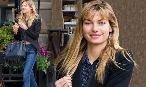 Jessica Hart Shows Off Coltish Pins In Skinny Jeans As She Leaves Trendy Eaterie In New York